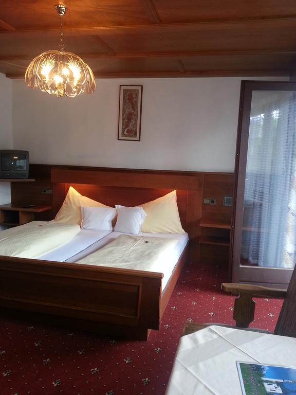 Hotel Garni Dietrich Seefeld in Tirol Buitenkant foto