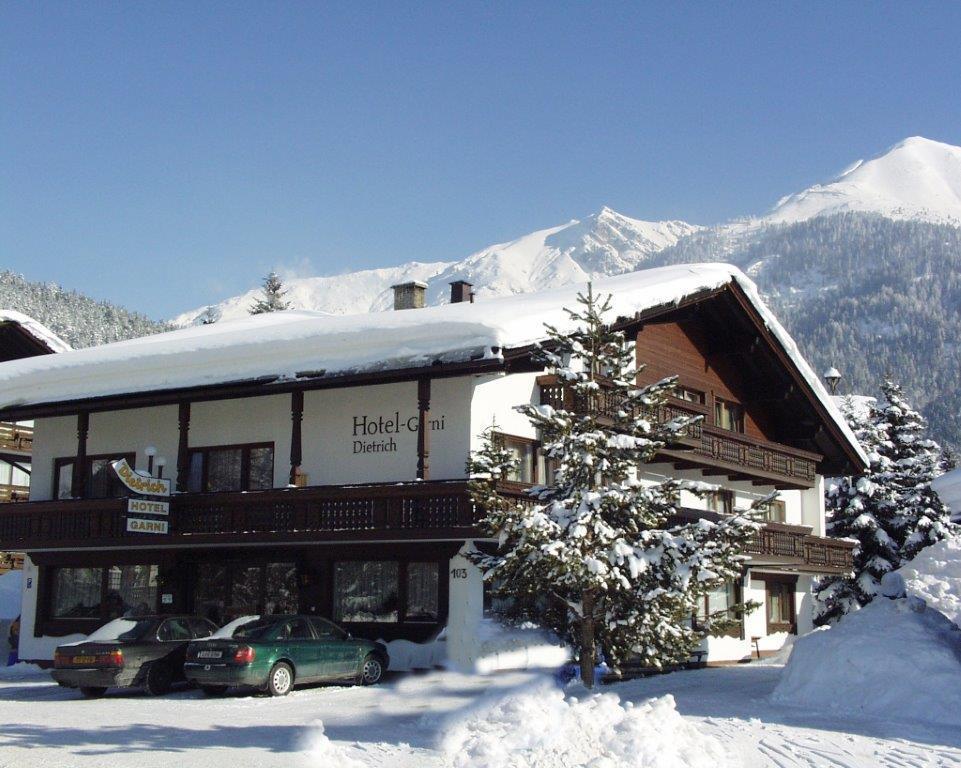 Hotel Garni Dietrich Seefeld in Tirol Buitenkant foto