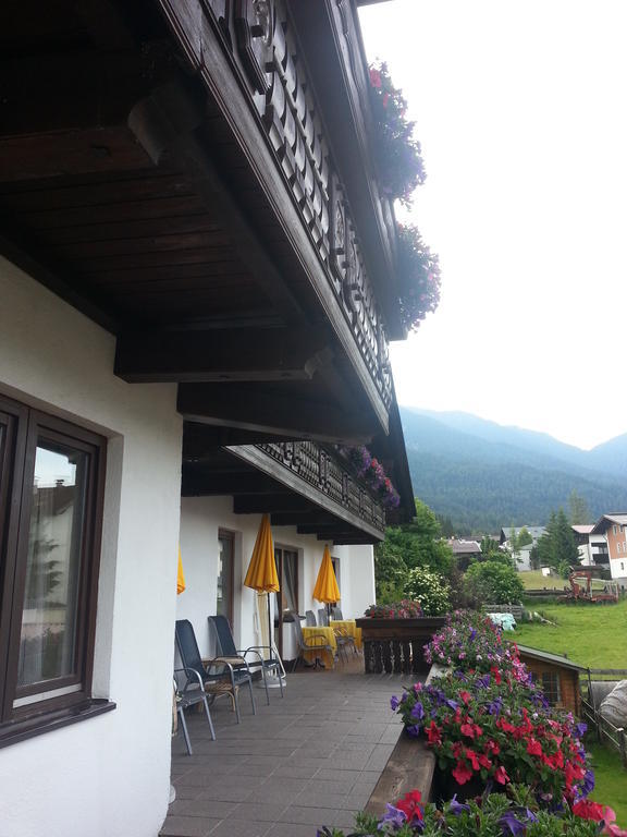 Hotel Garni Dietrich Seefeld in Tirol Buitenkant foto